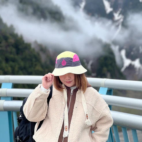 5-Panel Bucket Hat - ivory / pink