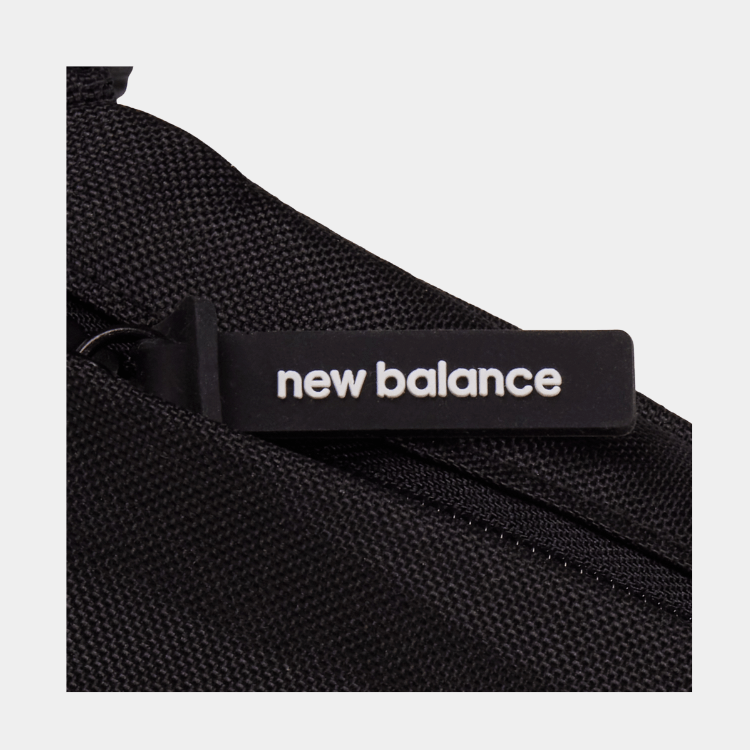 ESSENTIALS - SLING BAG